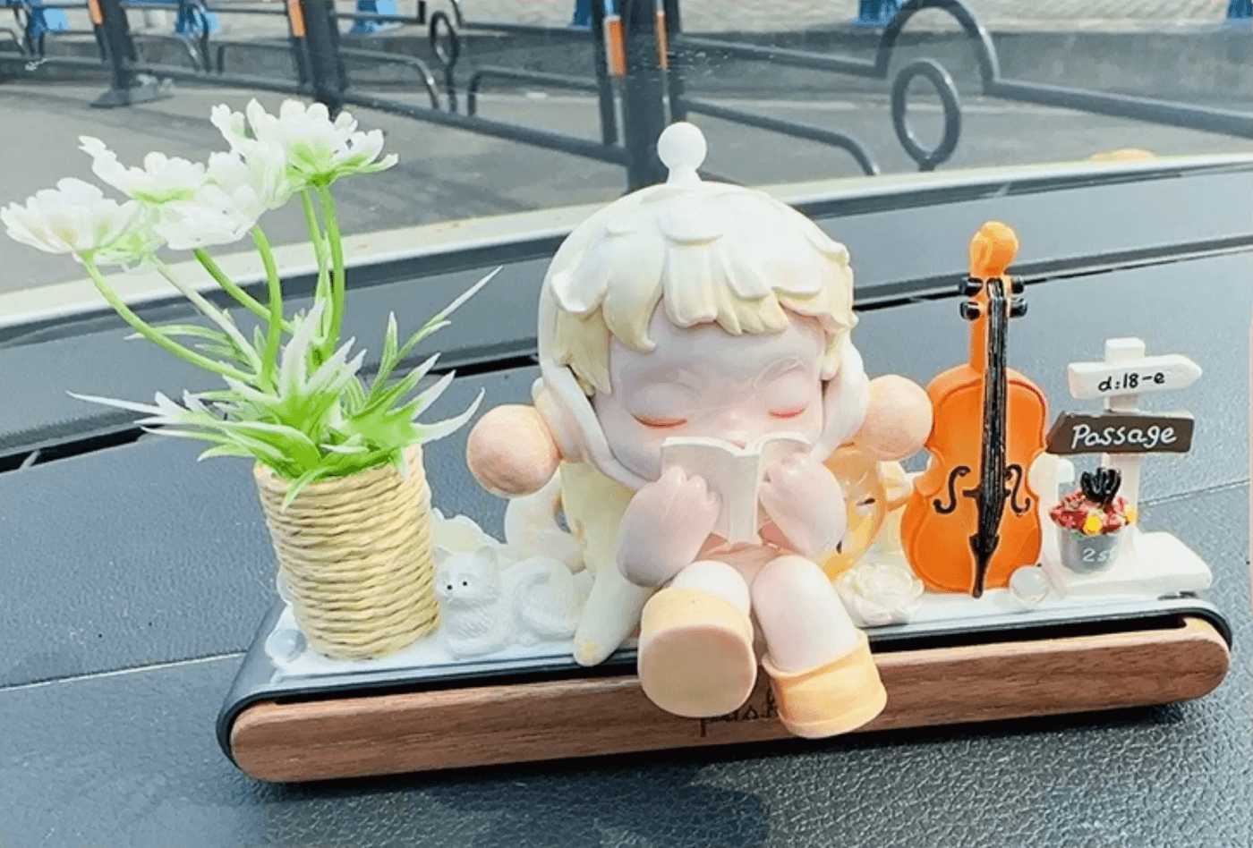 AnimeCarMod Soft Bloom Daydream dashboard decor with parking number plate, featuring colorful floral design and stylish car interior accents.